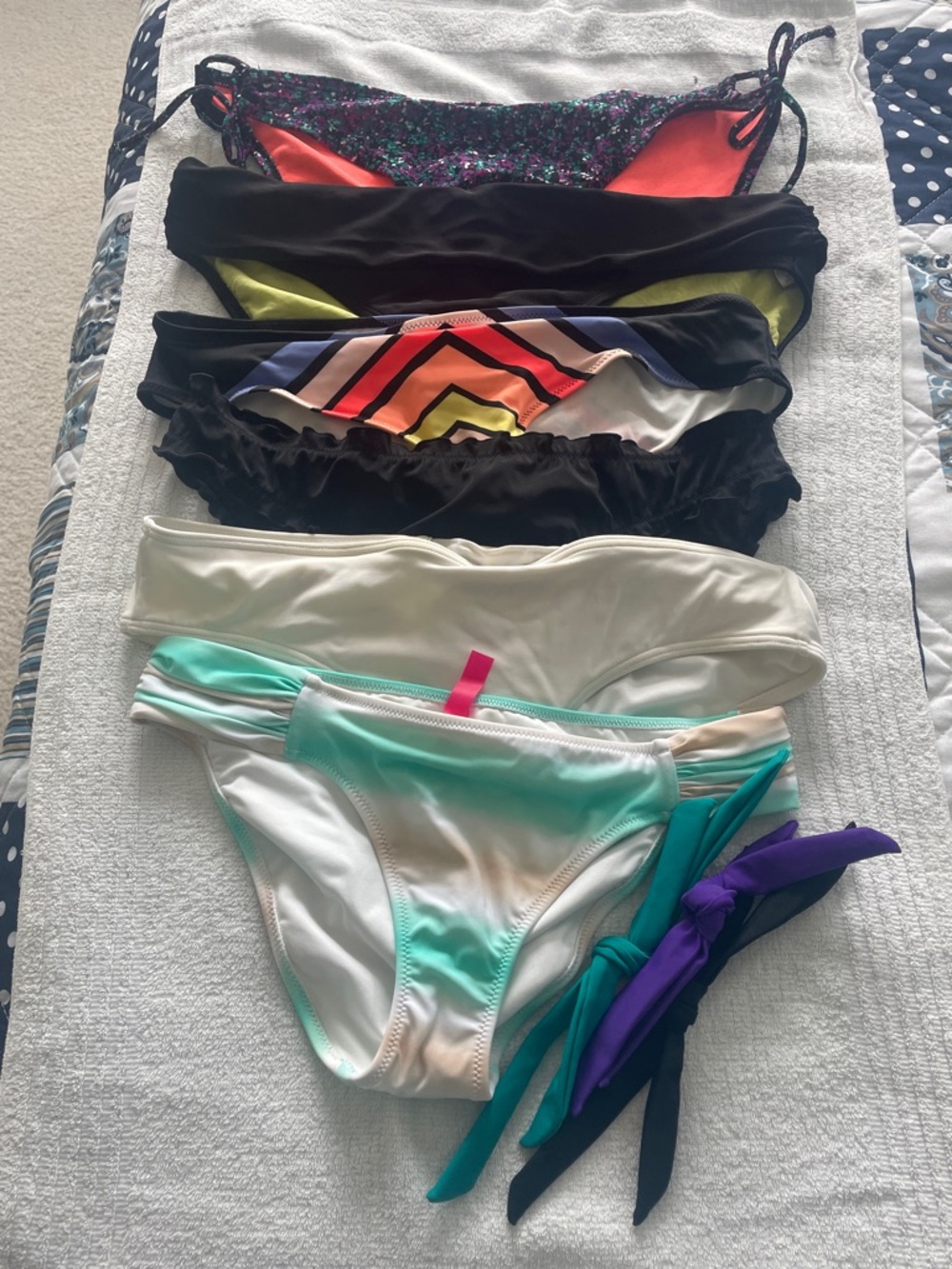 Bundle of 6 Bikini Bottoms Size M